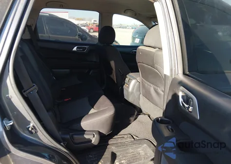 2017 Nissan Pathfinder S z USA, uszkodzony, nr VIN 5N1DR2MN2HC674519